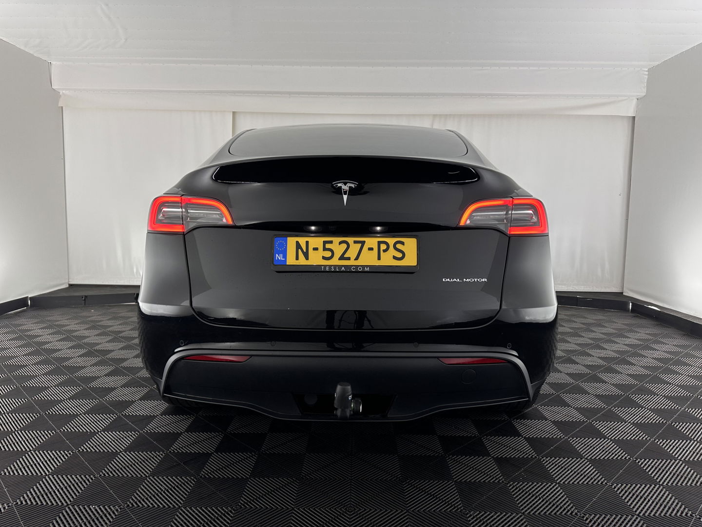 Tesla Model Y Long Range AWD 75 kWh Black-Line [ 3-Fase-11kW ] {SOH-82%} (INCL-BTW) Aut. *PANO | AUTO-PILOT | LEATHER | NAVI-FULLMAP | MATRIX-LED | KEYLESS | CAMERA | DAB+ | HEATED-COMFORTSEATS | PRIVACYGLASS | TOPVIEW | TOWBAR |  20''ALU*