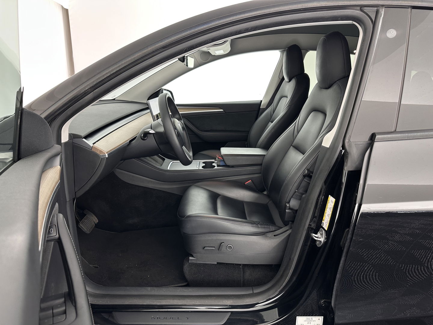 Tesla Model Y Long Range AWD 75 kWh Black-Line [ 3-Fase-11kW ] {SOH-82%} (INCL-BTW) Aut. *PANO | AUTO-PILOT | LEATHER | NAVI-FULLMAP | MATRIX-LED | KEYLESS | CAMERA | DAB+ | HEATED-COMFORTSEATS | PRIVACYGLASS | TOPVIEW | TOWBAR |  20''ALU*