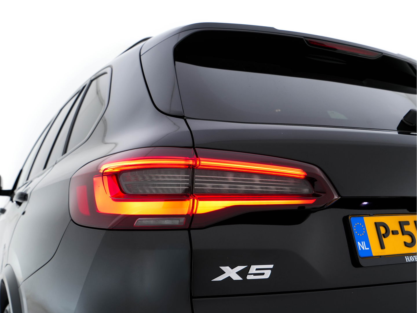 BMW X5 xDrive45e M-Sportpack High Executive (INCL-BTW) Aut. *PANO | LEATHER | HEAD-UP | LASER-LED | SOFTCLOSE | ADAPTIVE-CRUISE | HIFI-SOUND | BLINDSPOT | MEMORY-PACK | TOPVIEW | DIGI-COCKPIT | NAVI-FULLMAP | PRIVACY-GLASS | ...