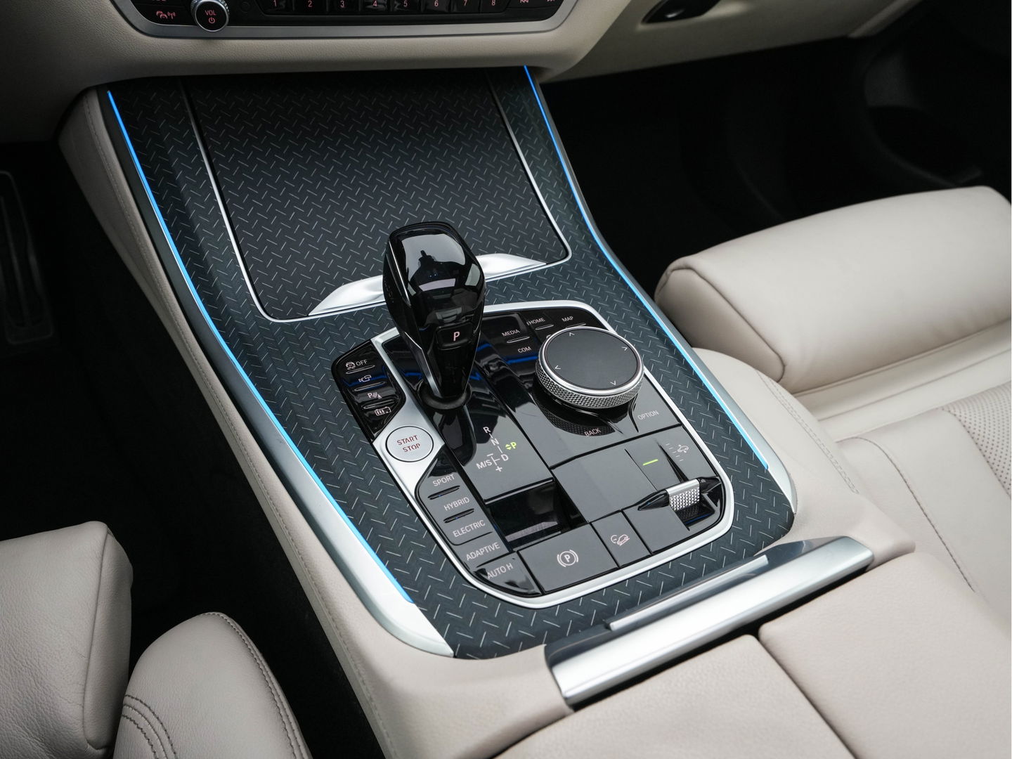 BMW X5 xDrive45e M-Sportpack High Executive (INCL-BTW) Aut. *PANO | LEATHER | HEAD-UP | LASER-LED | SOFTCLOSE | ADAPTIVE-CRUISE | HIFI-SOUND | BLINDSPOT | MEMORY-PACK | TOPVIEW | DIGI-COCKPIT | NAVI-FULLMAP | PRIVACY-GLASS | ...