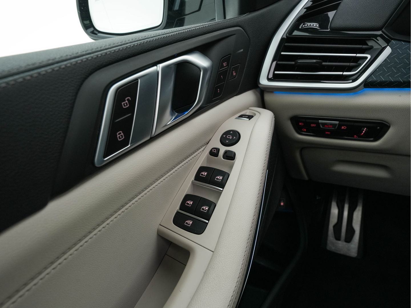 BMW X5 xDrive45e M-Sportpack High Executive (INCL-BTW) Aut. *PANO | LEATHER | HEAD-UP | LASER-LED | SOFTCLOSE | ADAPTIVE-CRUISE | HIFI-SOUND | BLINDSPOT | MEMORY-PACK | TOPVIEW | DIGI-COCKPIT | NAVI-FULLMAP | PRIVACY-GLASS | ...