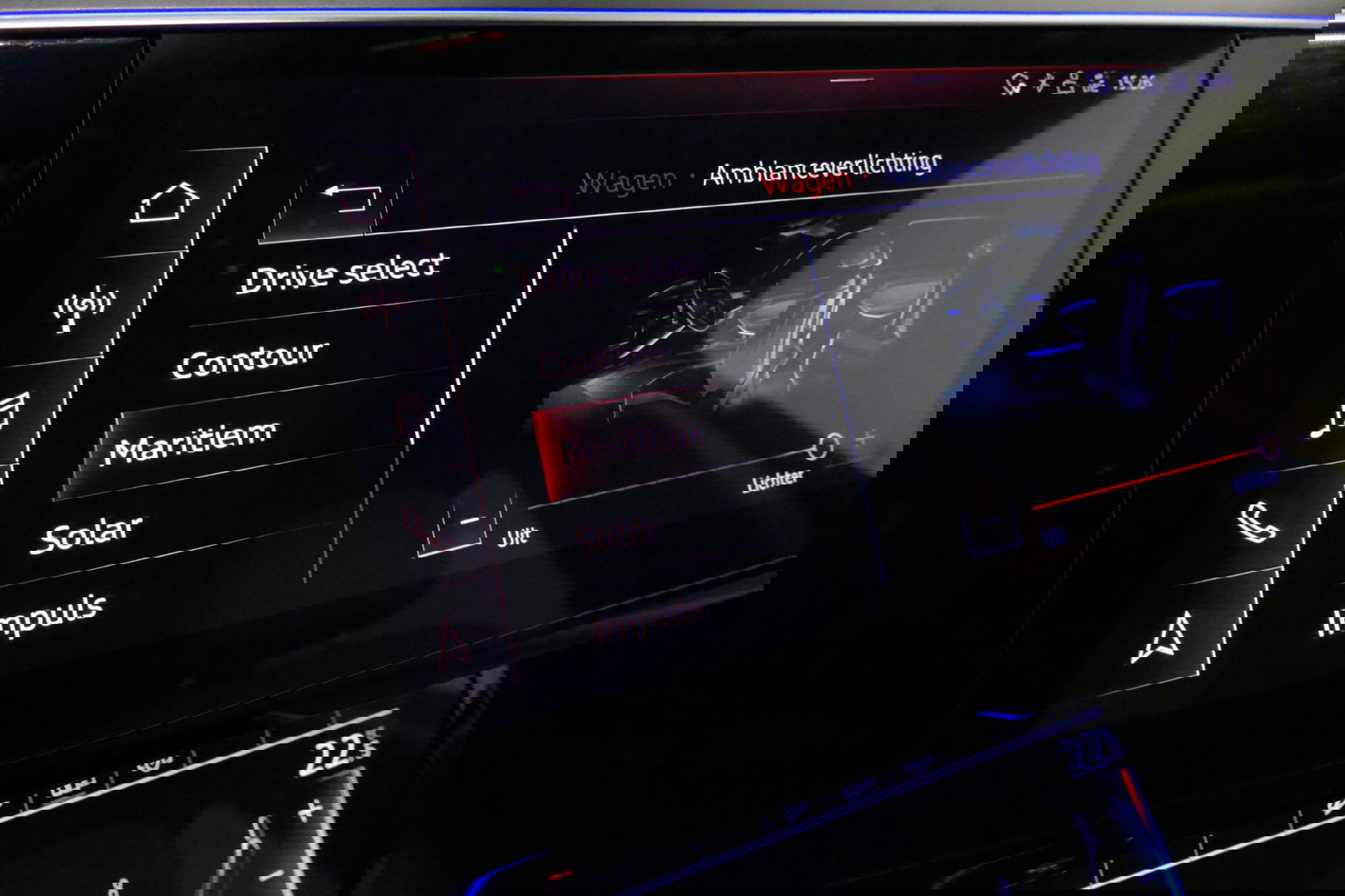 Audi e-tron 55 quattro Business Edition Plus 95 kWh / SOH 89% / Panoramadak / Elektr. verstelbare voorstoelen (links memory) / Luchtvering / Apple Carplay - Android Auto / Ambienteverlichting / Matrix LED koplampen / Stoelverwarming / Achteruitrijcamera / Adaptive Cr