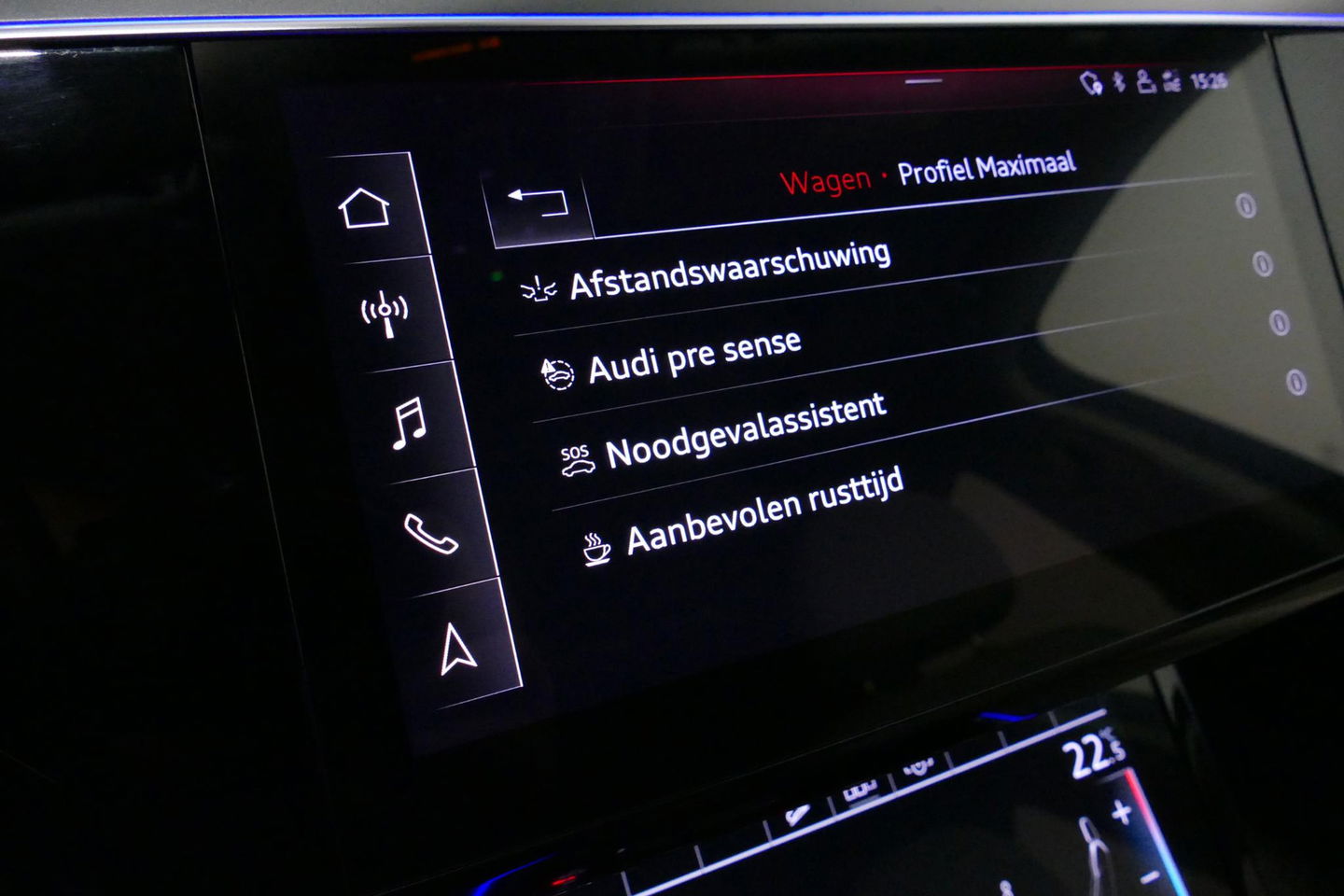 Audi e-tron 55 quattro Business Edition Plus 95 kWh / SOH 89% / Panoramadak / Elektr. verstelbare voorstoelen (links memory) / Luchtvering / Apple Carplay - Android Auto / Ambienteverlichting / Matrix LED koplampen / Stoelverwarming / Achteruitrijcamera / Adaptive Cr