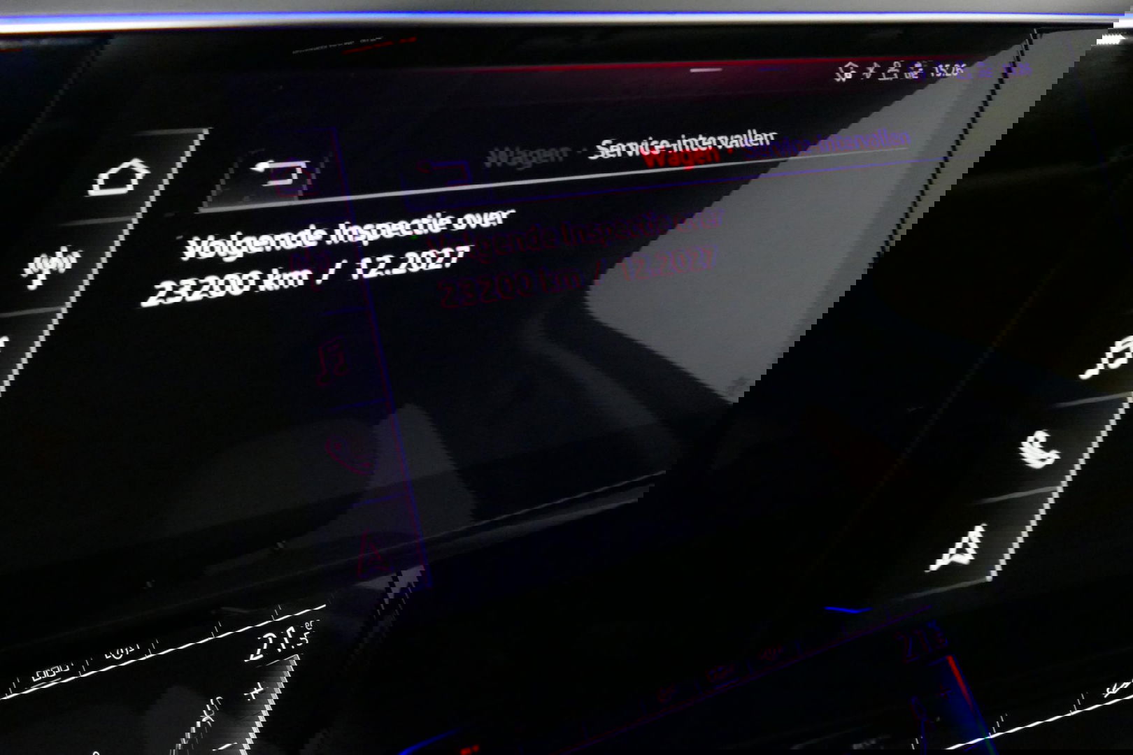 Audi e-tron 55 quattro Business Edition Plus 95 kWh / SOH 89% / Panoramadak / Elektr. verstelbare voorstoelen (links memory) / Luchtvering / Apple Carplay - Android Auto / Ambienteverlichting / Matrix LED koplampen / Stoelverwarming / Achteruitrijcamera / Adaptive Cr