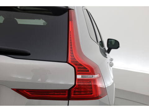 Volvo XC60 2.0 T8 Plug-in hybrid AWD Ultra Dark | Luchtvering | Massage | B&W audio | HUD | elek. Trekhaak | Stoelventi. | 360 camera |