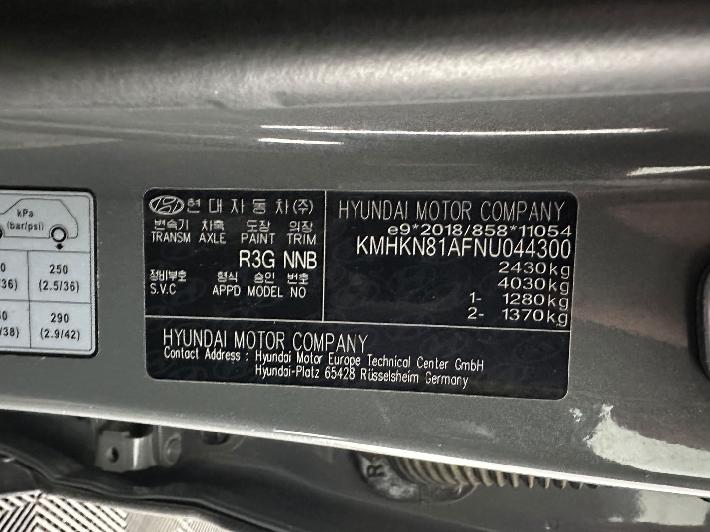 Hyundai IONIQ 5 Connect 73kWh [ 3-Fase-11kW ] {SOH-100%} (INCL-BTW) Aut *LEATHER-FABRIC | FULL-LED | DIGI-COCKPIT | AMBIENTLIGHT | DAB | SHIFTPADDLES | HEAD-UP | NAVI-FULLMAP | KEYLESS | CAMERA | HEATED-COMFORTSEATS | TOWBAR | PRIVACYGLASS  | 19"AL