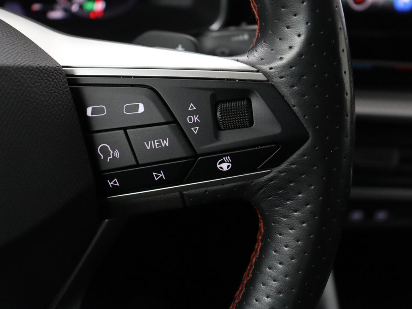 SEAT Leon 1.4 TSI eHybrid PHEV FR | Panoramadak | Stoelverwarming | Leder/Alcantara | Adaptive cruise | Camera | Carplay | Navigatie | Stuurverwarming | Plug In