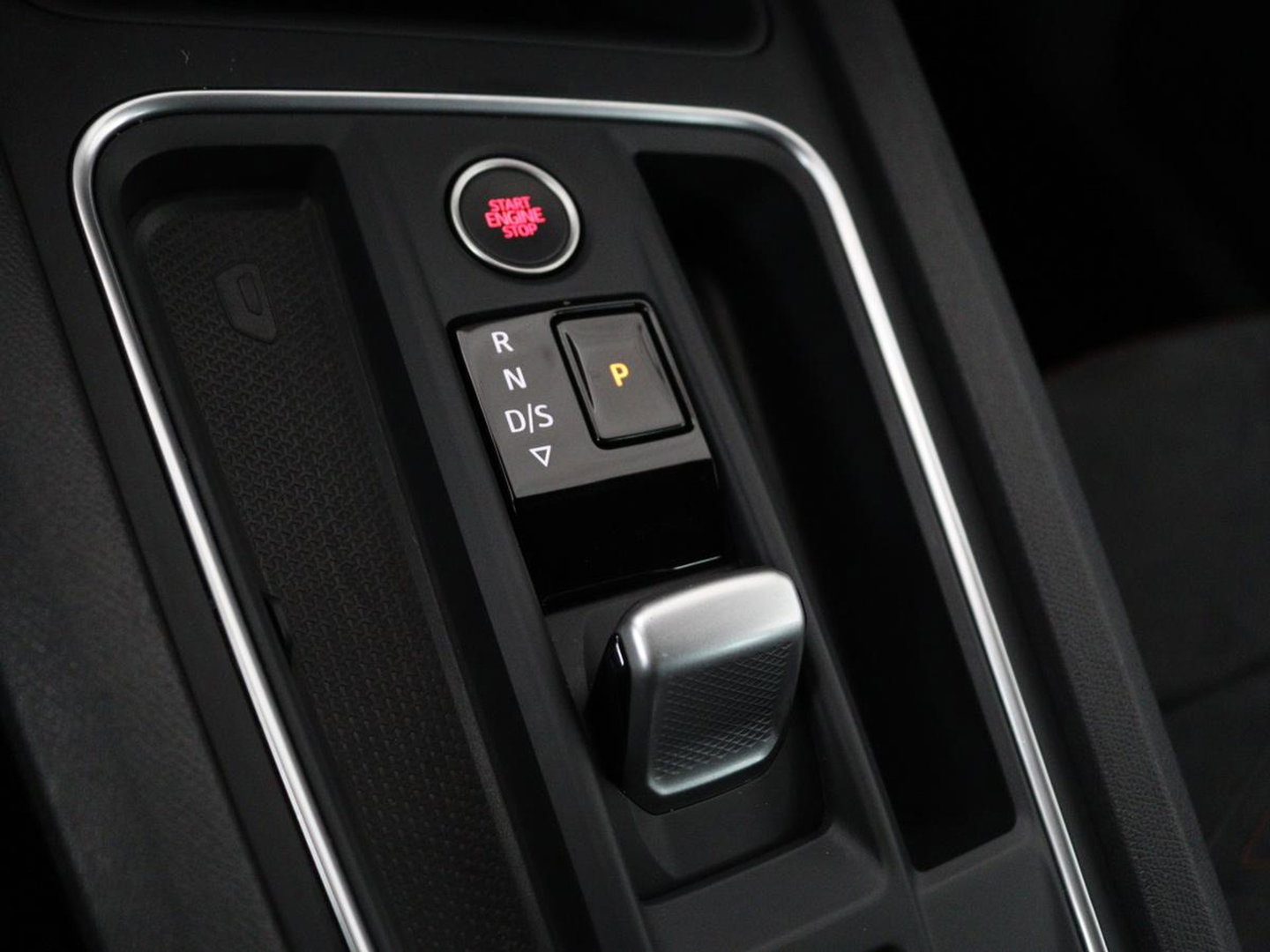 SEAT Leon 1.4 TSI eHybrid PHEV FR | Panoramadak | Stoelverwarming | Leder/Alcantara | Adaptive cruise | Camera | Carplay | Navigatie | Stuurverwarming | Plug In