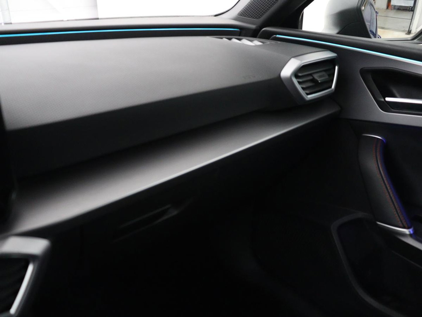 SEAT Leon 1.4 TSI eHybrid PHEV FR | Panoramadak | Stoelverwarming | Leder/Alcantara | Adaptive cruise | Camera | Carplay | Navigatie | Stuurverwarming | Plug In