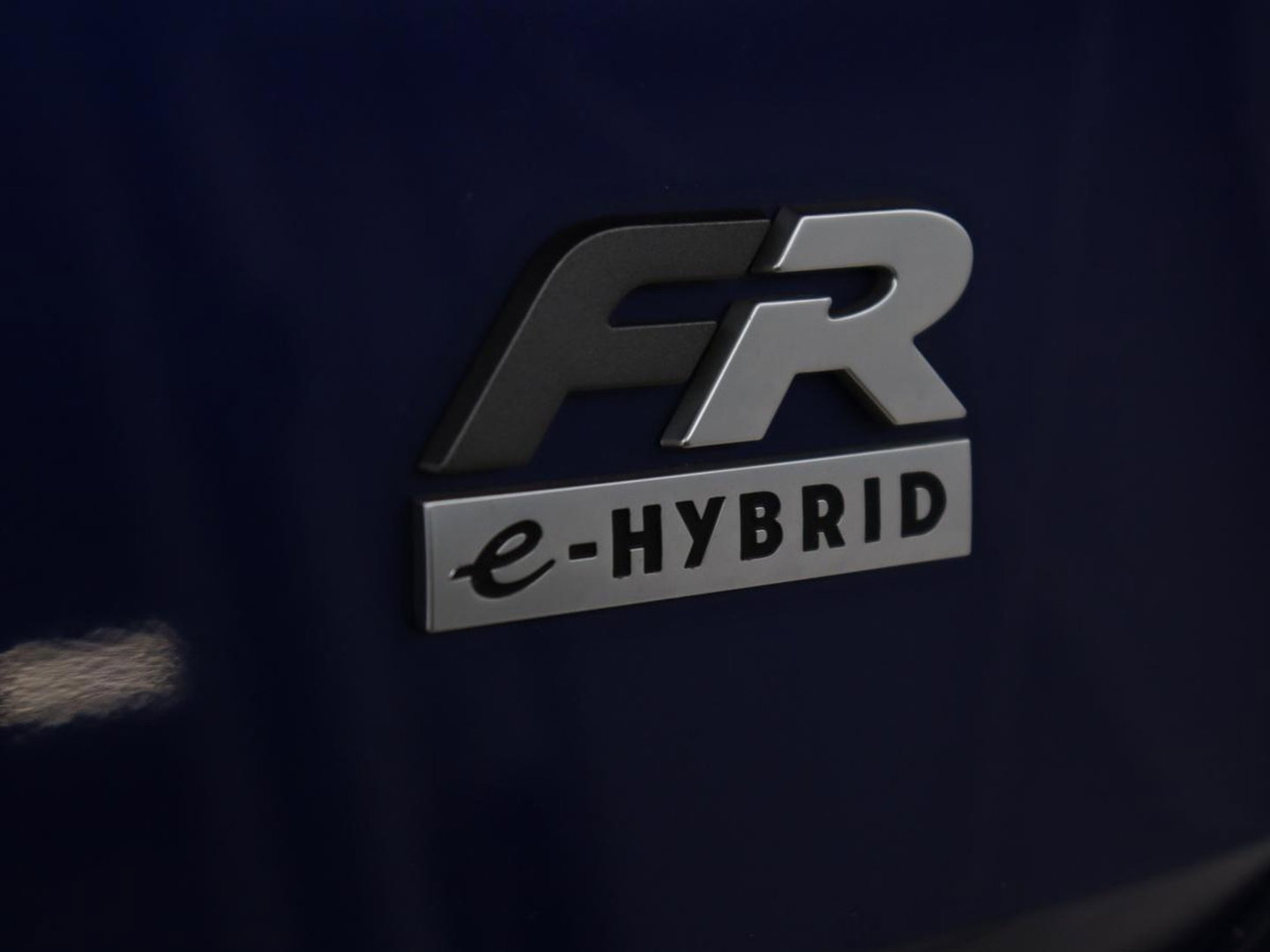 SEAT Leon 1.4 TSI eHybrid PHEV FR | Panoramadak | Stoelverwarming | Leder/Alcantara | Adaptive cruise | Camera | Carplay | Navigatie | Stuurverwarming | Plug In