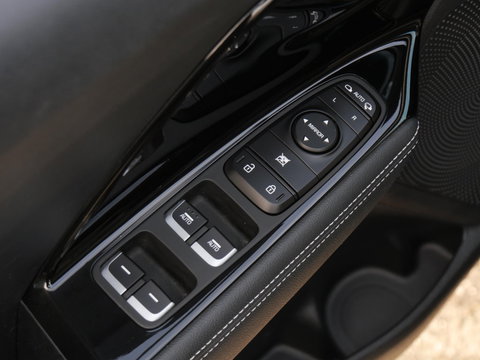 Kia e-Niro 64kWh/ 3-FASE/ SOH 100%/ DYNAMICPLUSLINE/ SCHUIFDAK