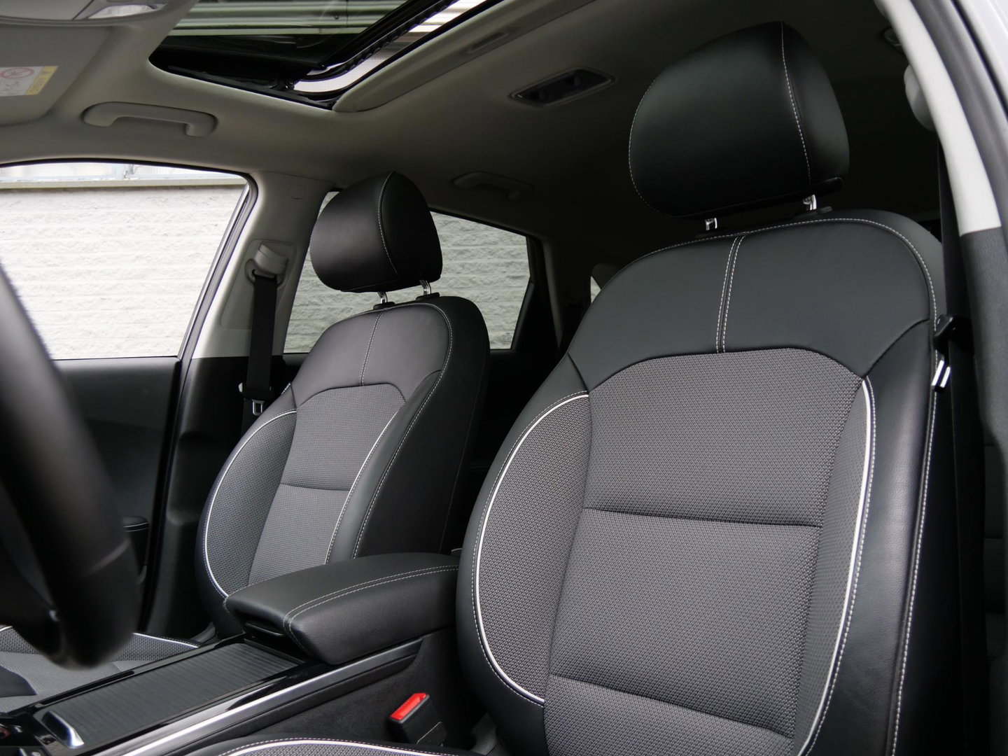 Kia e-Niro 64kWh/ 3-FASE/ SOH 100%/ DYNAMICPLUSLINE/ SCHUIFDAK