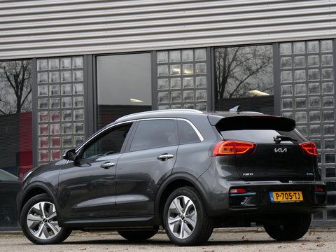 Kia e-Niro 64kWh/ 3-FASE/ SOH 100%/ DYNAMICPLUSLINE/ SCHUIFDAK