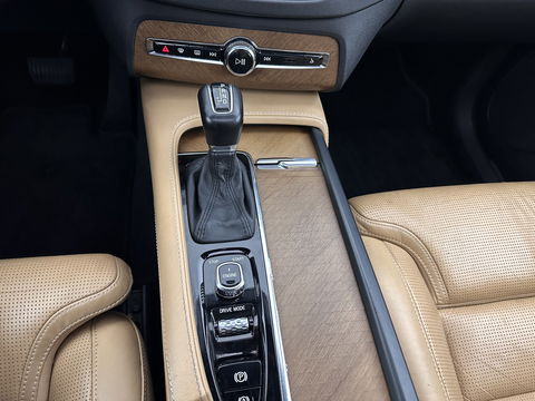 Volvo XC90 2.0 D4 Inscription AWD [7-Pers ] (INCL-BTW) Aut.*PANO | LEATHER | FULL-LED | MEMORY-PACK | DIGI-COCKPIT | BOWERS&WILKINS | CAMERA | HEATED-COMFORTSEATS | LANE-ASSIST | CARPLAY | ECC | HEAD-UP | PDC | CRUISE | TOWBAR | 20"ALU