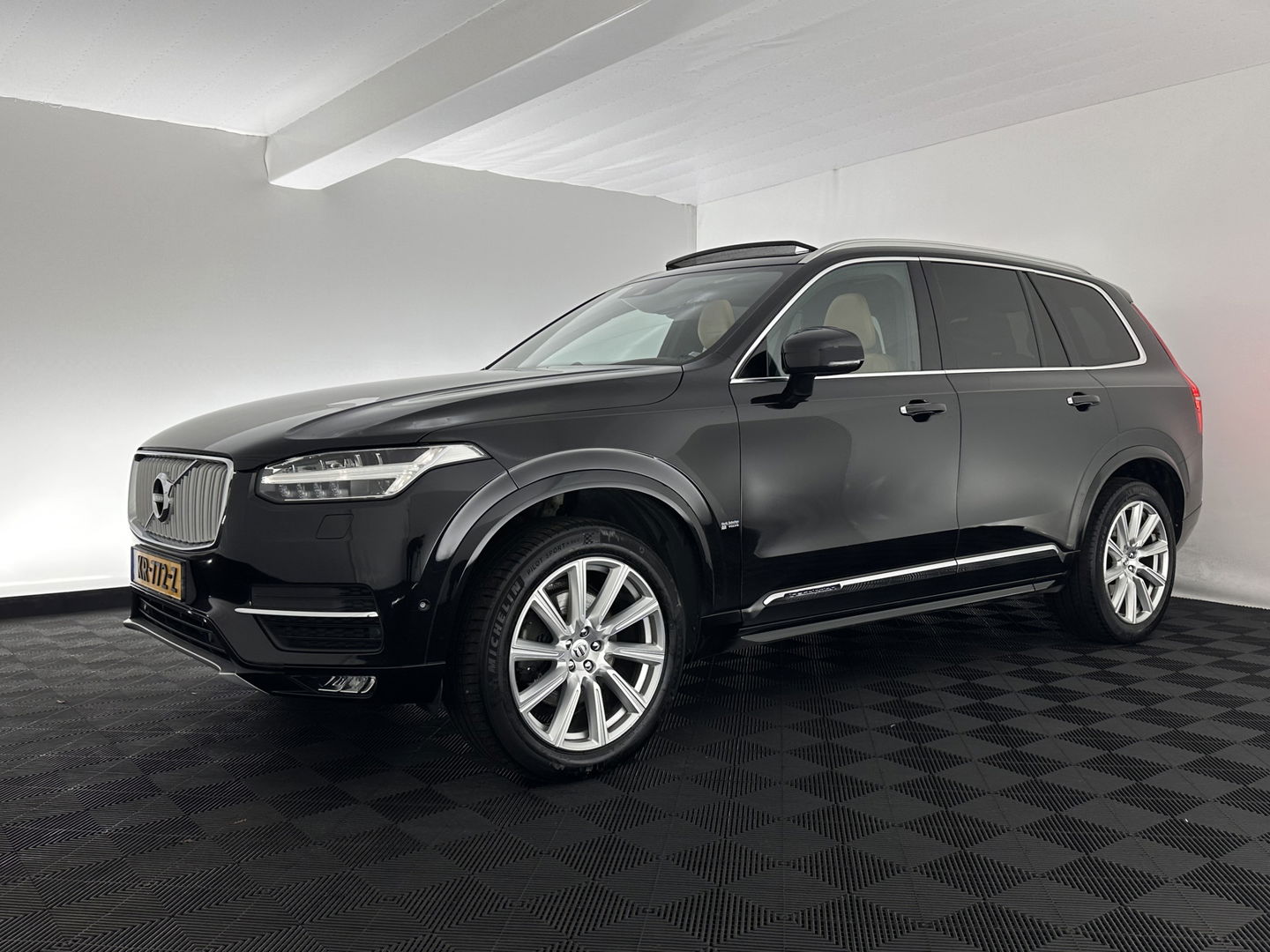 Volvo XC90 2.0 D4 Inscription AWD [7-Pers ] (INCL-BTW) Aut.*PANO | LEATHER | FULL-LED | MEMORY-PACK | DIGI-COCKPIT | BOWERS&WILKINS | CAMERA | HEATED-COMFORTSEATS | LANE-ASSIST | CARPLAY | ECC | HEAD-UP | PDC | CRUISE | TOWBAR | 20"ALU