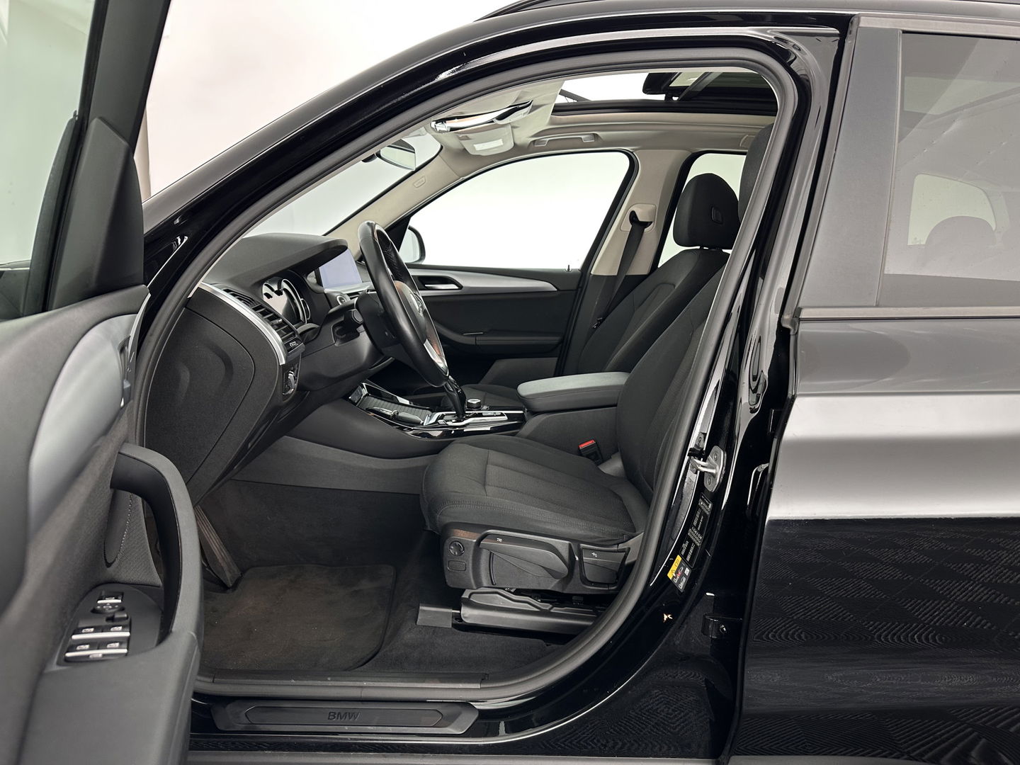 BMW X3 xDrive30e [Plug-In] (INCL-BTW) *PANO | FULL-LED | COMFORTSEATS | PRIVACYGLASS | ECC | PDC | CRUISE | TOWBAR | 18''ALU*