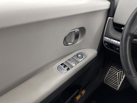 Hyundai IONIQ 5 Connect+ 73kWh (3-Fase-11kW) {SOH-98%} INCL-BTW) Aut *HEATPUMP | LEATHER-FABRIC | BOSE-AUDIO | FULL-LED | DIGI-COCKPIT | AMBIENTLIGHT | DAB | SHIFTPADDLES | HEAD-UP | NAVI-FULLMAP | KEYLESS | CAMERA | HEATED-COMFORTSEATS | TOWBAR*