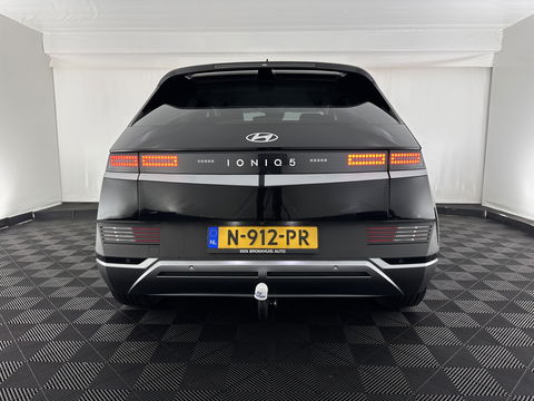 Hyundai IONIQ 5 Connect+ 73kWh (3-Fase-11kW) {SOH-98%} INCL-BTW) Aut *HEATPUMP | LEATHER-FABRIC | BOSE-AUDIO | FULL-LED | DIGI-COCKPIT | AMBIENTLIGHT | DAB | SHIFTPADDLES | HEAD-UP | NAVI-FULLMAP | KEYLESS | CAMERA | HEATED-COMFORTSEATS | TOWBAR*