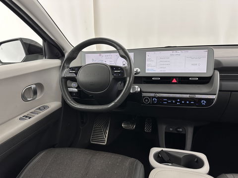 Hyundai IONIQ 5 Connect+ 73kWh (3-Fase-11kW) {SOH-98%} INCL-BTW) Aut *HEATPUMP | LEATHER-FABRIC | BOSE-AUDIO | FULL-LED | DIGI-COCKPIT | AMBIENTLIGHT | DAB | SHIFTPADDLES | HEAD-UP | NAVI-FULLMAP | KEYLESS | CAMERA | HEATED-COMFORTSEATS | TOWBAR*
