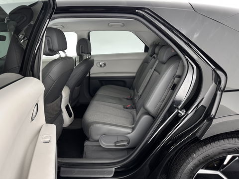 Hyundai IONIQ 5 Connect+ 73kWh (3-Fase-11kW) {SOH-98%} INCL-BTW) Aut *HEATPUMP | LEATHER-FABRIC | BOSE-AUDIO | FULL-LED | DIGI-COCKPIT | AMBIENTLIGHT | DAB | SHIFTPADDLES | HEAD-UP | NAVI-FULLMAP | KEYLESS | CAMERA | HEATED-COMFORTSEATS | TOWBAR*