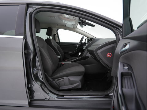 Ford FOCUS Wagon 1.5 TDCI Titanium Lease Edition (INCL-BTW) Aut. *NAVI-FULLMAP | HEATED-COMFORTSEATS | KEYLESS | PRIVACY-GLASS | ECC | SYNC-AUDIO | PDC | CRUISE | 16''ALU*