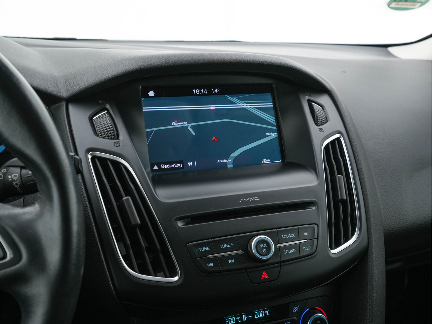 Ford FOCUS Wagon 1.5 TDCI Titanium Lease Edition (INCL-BTW) Aut. *NAVI-FULLMAP | HEATED-COMFORTSEATS | KEYLESS | PRIVACY-GLASS | ECC | SYNC-AUDIO | PDC | CRUISE | 16''ALU*