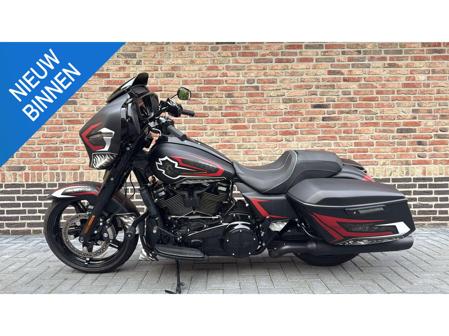 Harley Davidson 117 FLHX Street Glide Special Paint