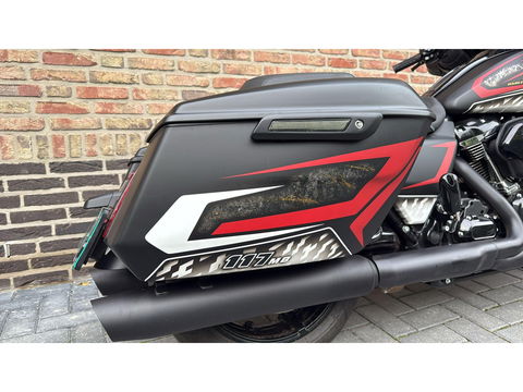Harley Davidson 117 FLHX Street Glide Special Paint