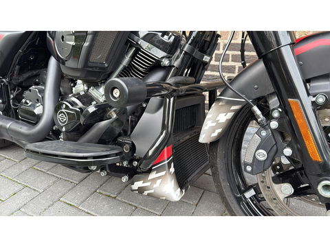 Harley Davidson 117 FLHX Street Glide Special Paint