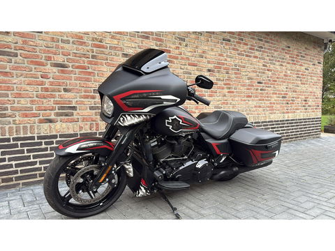 Harley Davidson 117 FLHX Street Glide Special Paint