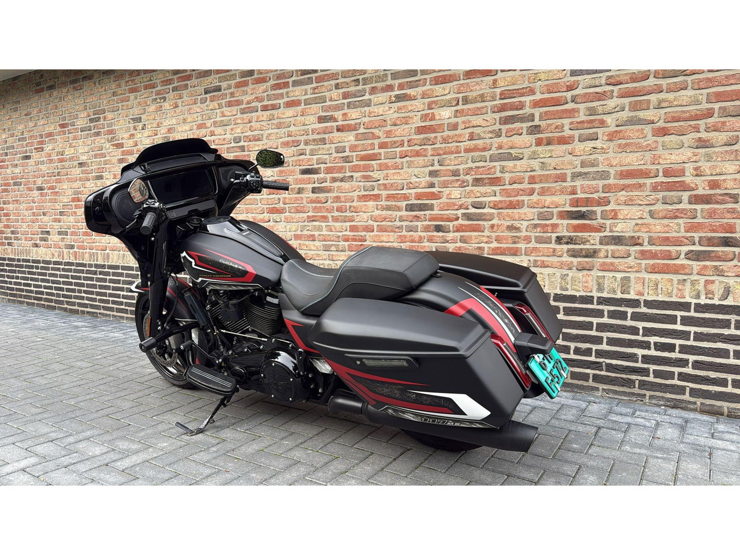 Harley Davidson 117 FLHX Street Glide Special Paint