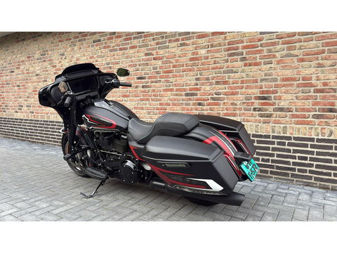 Harley Davidson 117 FLHX Street Glide Special Paint