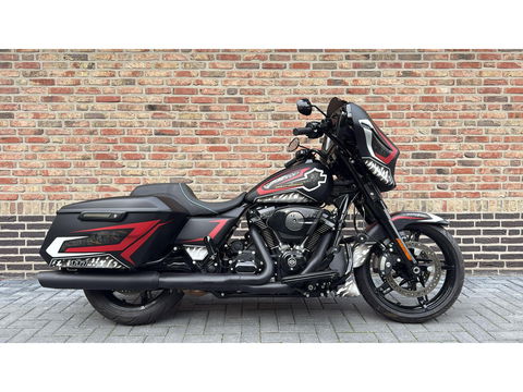 Harley Davidson 117 FLHX Street Glide Special Paint