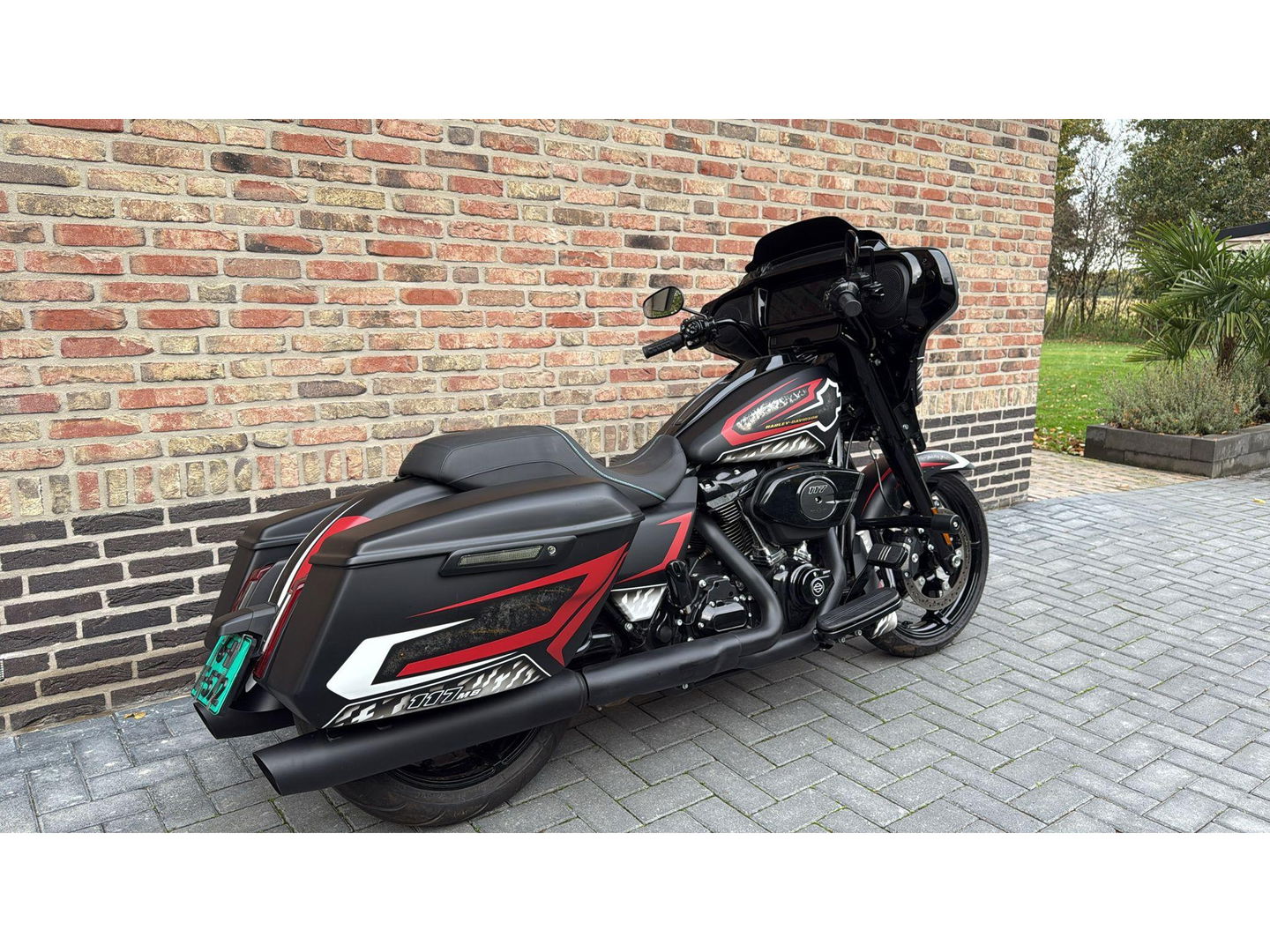 Harley Davidson 117 FLHX Street Glide Special Paint