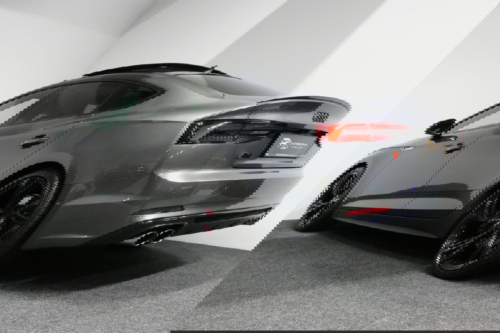 Audi S5 Sportback 3.0 TFSI S5 quattro / RS Seats / Panoramadak / Elektr. verstelbare voorstoelen + massage functie / Carbon interieurdelen / Magnetic Ride Control / Matrix LED / Apple Carplay - Android Auto / Stoelverwarming voor + achter / Bang & Olufsen Sound S