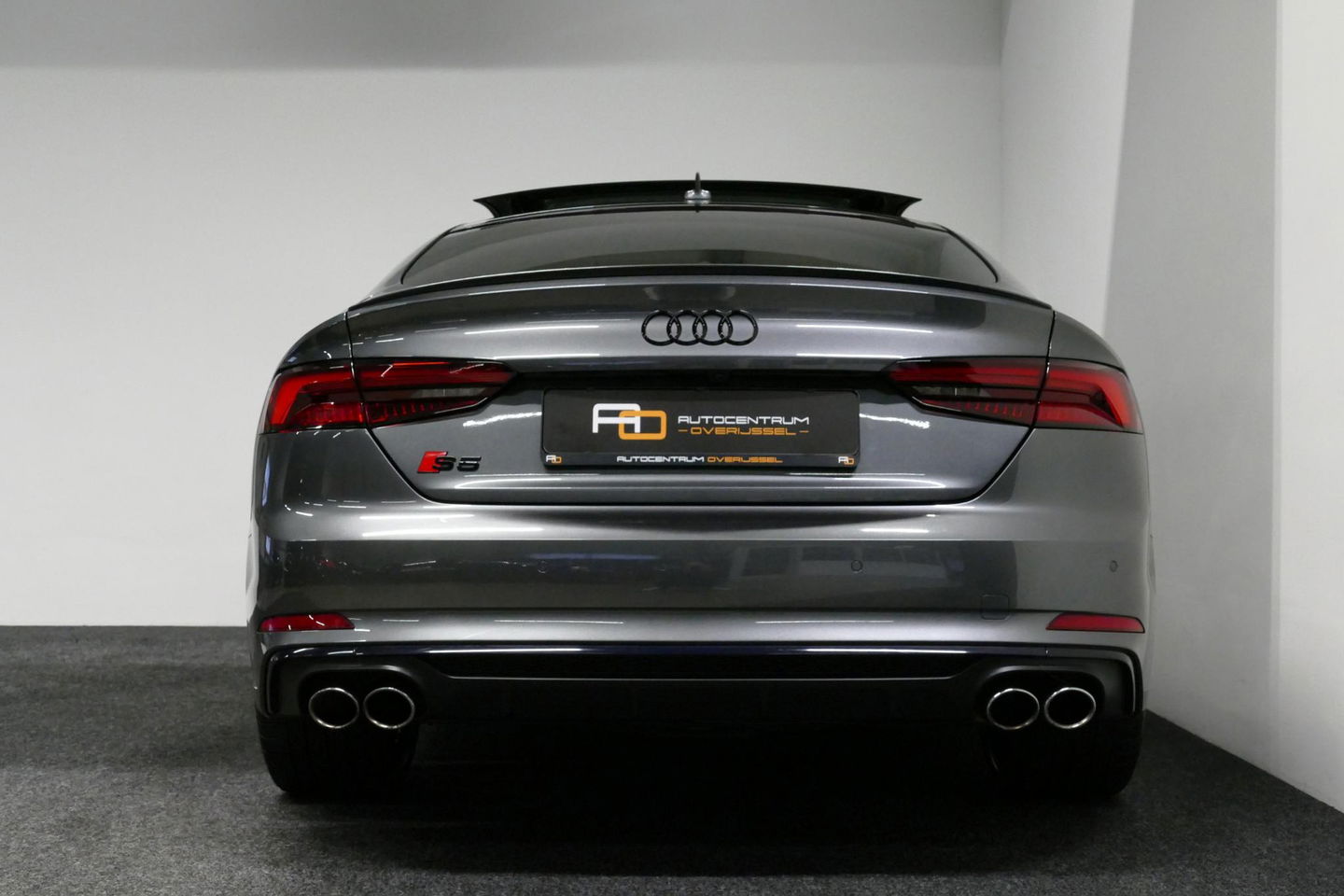 Audi S5 Sportback 3.0 TFSI S5 quattro / RS Seats / Panoramadak / Elektr. verstelbare voorstoelen + massage functie / Carbon interieurdelen / Magnetic Ride Control / Matrix LED / Apple Carplay - Android Auto / Stoelverwarming voor + achter / Bang & Olufsen Sound S