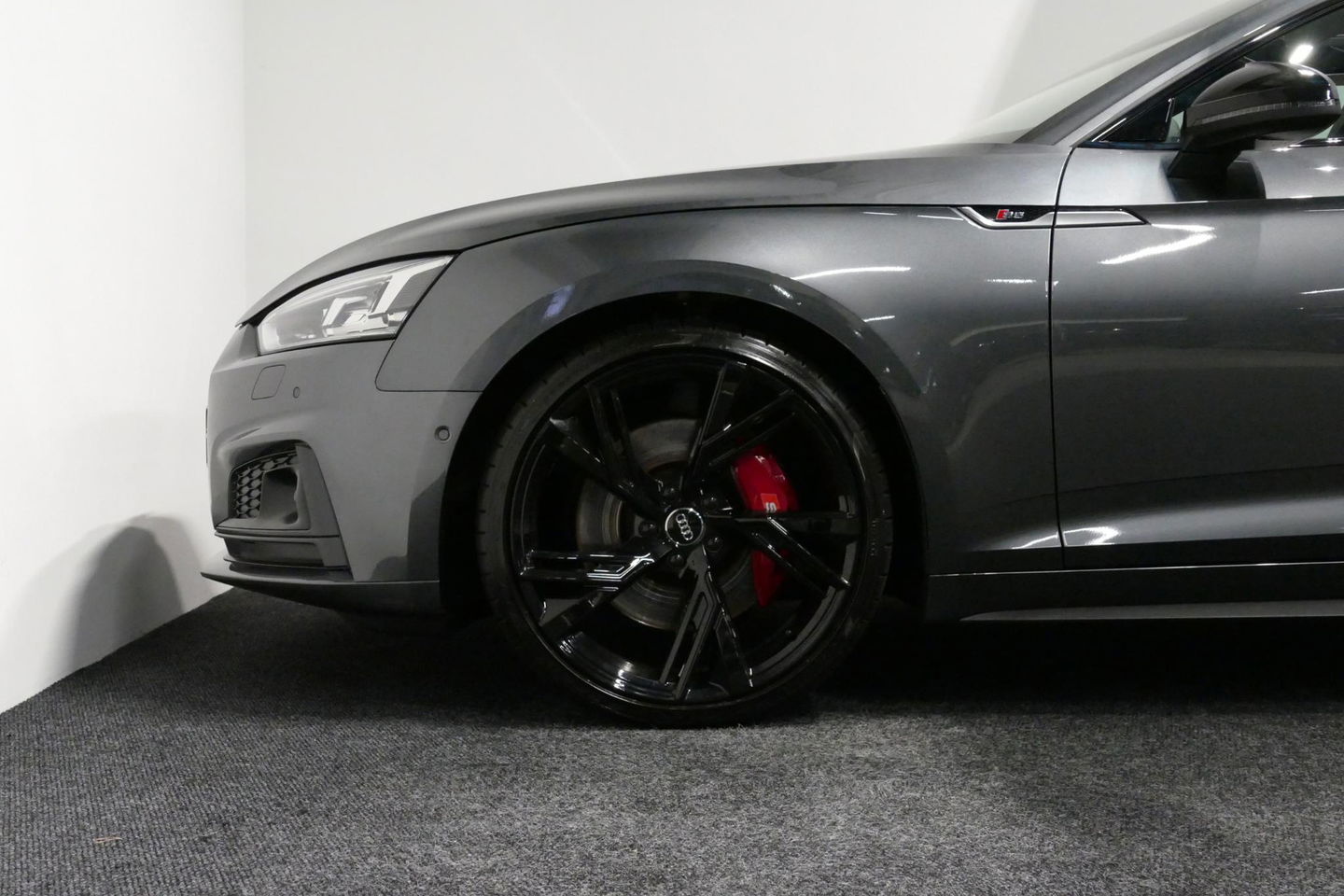 Audi S5 Sportback 3.0 TFSI S5 quattro / RS Seats / Panoramadak / Elektr. verstelbare voorstoelen + massage functie / Carbon interieurdelen / Magnetic Ride Control / Matrix LED / Apple Carplay - Android Auto / Stoelverwarming voor + achter / Bang & Olufsen Sound S