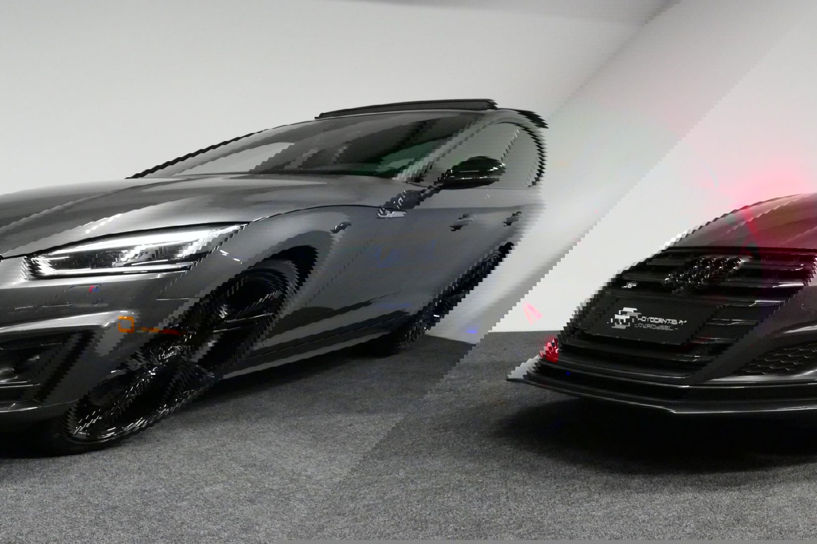 Audi S5 Sportback 3.0 TFSI S5 quattro / RS Seats / Panoramadak / Elektr. verstelbare voorstoelen + massage functie / Carbon interieurdelen / Magnetic Ride Control / Matrix LED / Apple Carplay - Android Auto / Stoelverwarming voor + achter / Bang & Olufsen Sound S