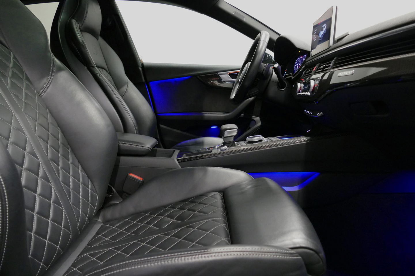 Audi S5 Sportback 3.0 TFSI S5 quattro / RS Seats / Panoramadak / Elektr. verstelbare voorstoelen + massage functie / Carbon interieurdelen / Magnetic Ride Control / Matrix LED / Apple Carplay - Android Auto / Stoelverwarming voor + achter / Bang & Olufsen Sound S