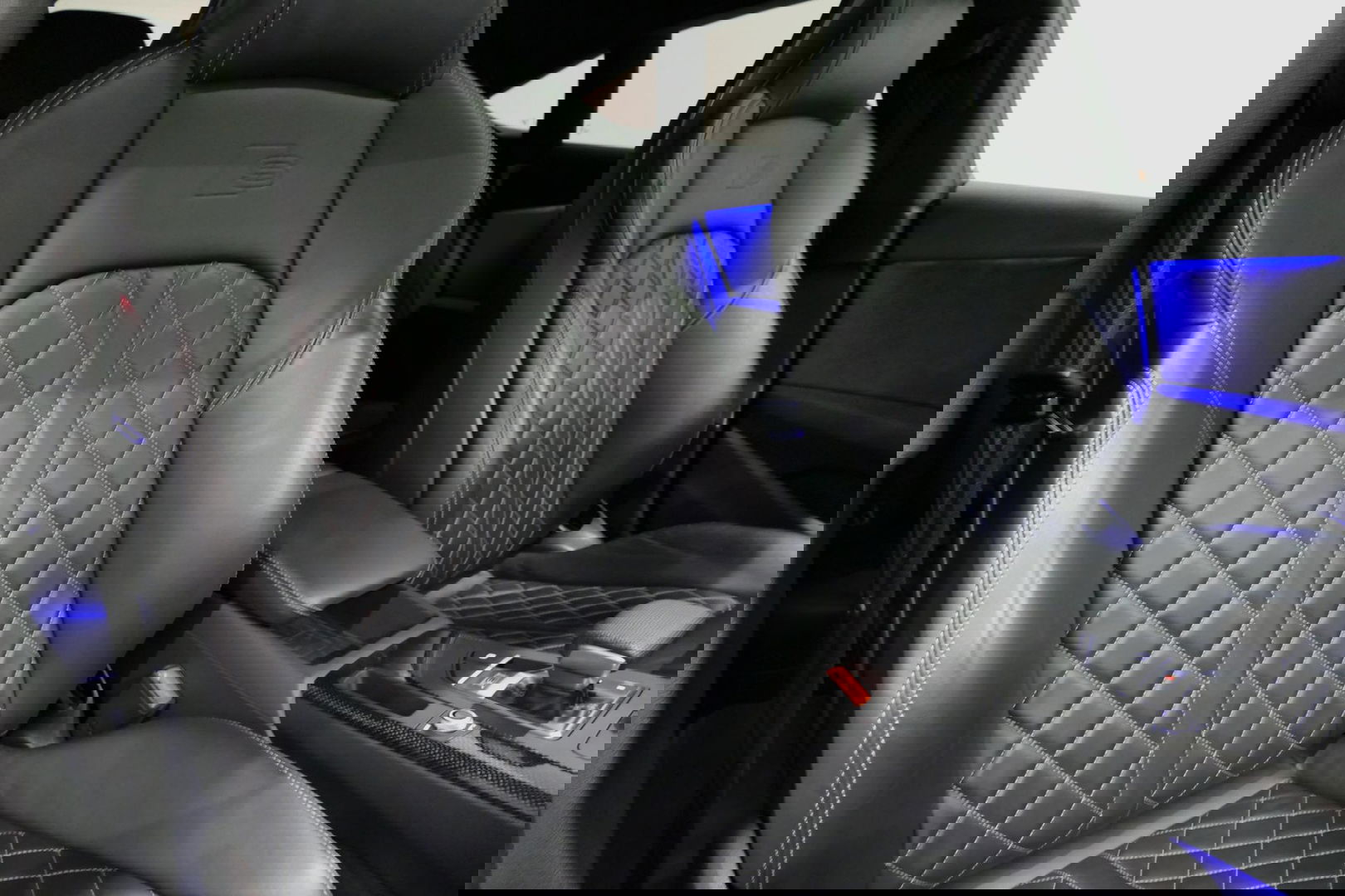 Audi S5 Sportback 3.0 TFSI S5 quattro / RS Seats / Panoramadak / Elektr. verstelbare voorstoelen + massage functie / Carbon interieurdelen / Magnetic Ride Control / Matrix LED / Apple Carplay - Android Auto / Stoelverwarming voor + achter / Bang & Olufsen Sound S