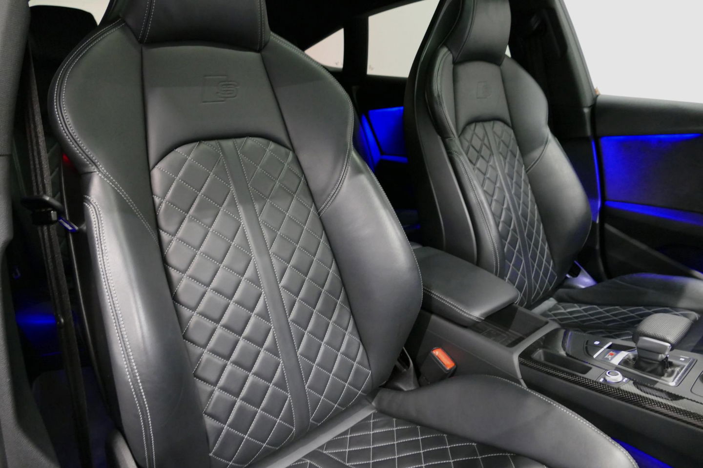 Audi S5 Sportback 3.0 TFSI S5 quattro / RS Seats / Panoramadak / Elektr. verstelbare voorstoelen + massage functie / Carbon interieurdelen / Magnetic Ride Control / Matrix LED / Apple Carplay - Android Auto / Stoelverwarming voor + achter / Bang & Olufsen Sound S