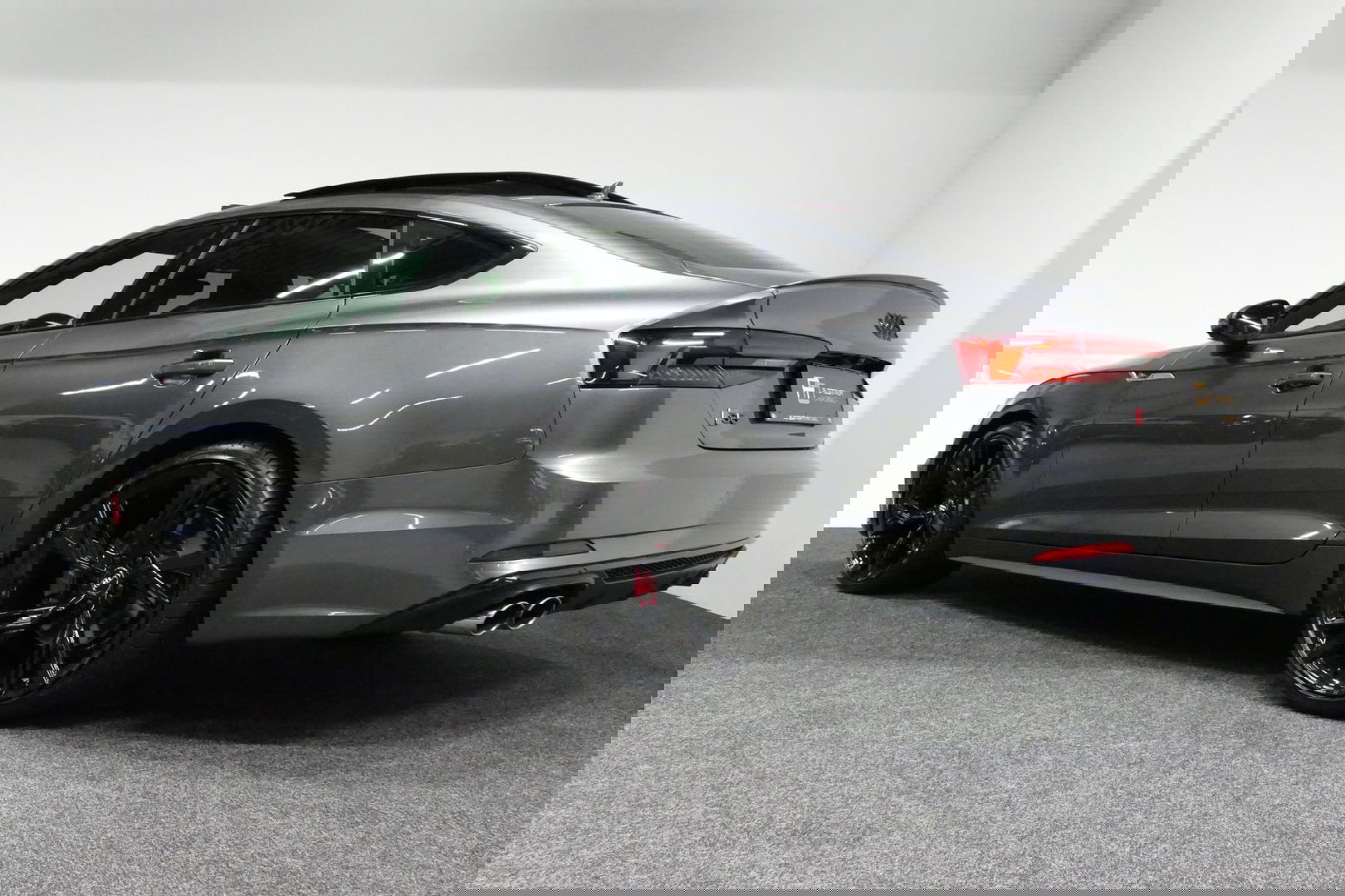 Audi S5 Sportback 3.0 TFSI S5 quattro / RS Seats / Panoramadak / Elektr. verstelbare voorstoelen + massage functie / Carbon interieurdelen / Magnetic Ride Control / Matrix LED / Apple Carplay - Android Auto / Stoelverwarming voor + achter / Bang & Olufsen Sound S