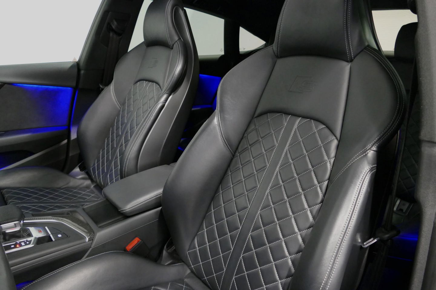 Audi S5 Sportback 3.0 TFSI S5 quattro / RS Seats / Panoramadak / Elektr. verstelbare voorstoelen + massage functie / Carbon interieurdelen / Magnetic Ride Control / Matrix LED / Apple Carplay - Android Auto / Stoelverwarming voor + achter / Bang & Olufsen Sound S