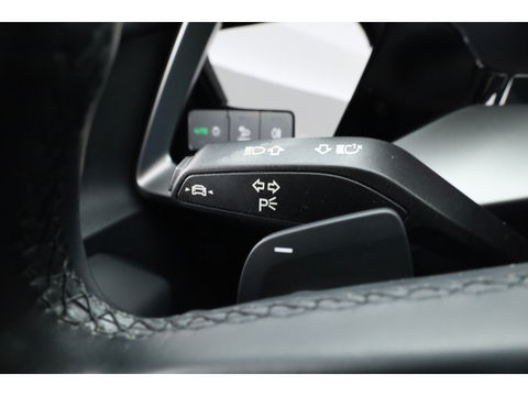 Audi A3 Sportback 35 TFSI S edition | Digi. Cockpit | Stoelverw. | Cruise ctrl | PDC | Nav + CarPlay | 18'' |