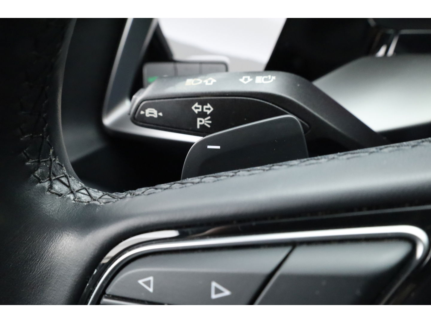 Audi A3 Sportback 35 TFSI S edition | Digi. Cockpit | Stoelverw. | Cruise ctrl | PDC | Nav + CarPlay | 18'' |