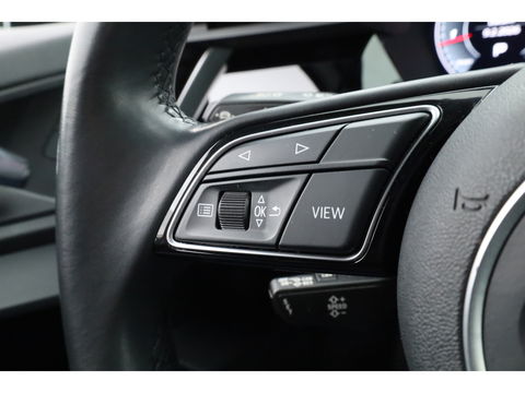 Audi A3 Sportback 35 TFSI S edition | Digi. Cockpit | Stoelverw. | Cruise ctrl | PDC | Nav + CarPlay | 18'' |