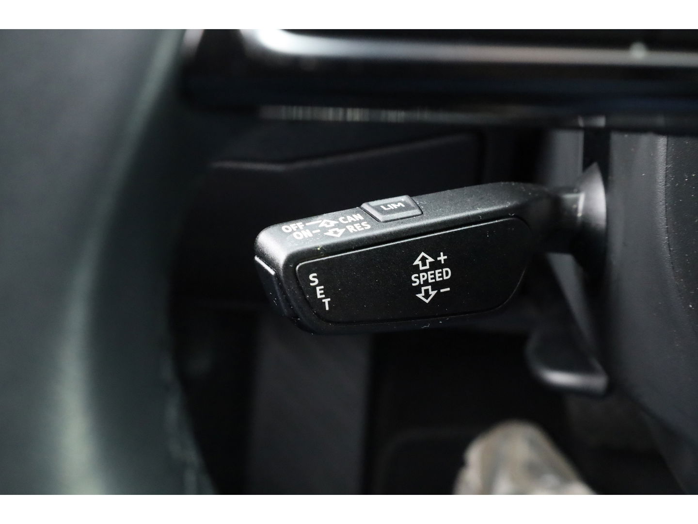 Audi A3 Sportback 35 TFSI S edition | Digi. Cockpit | Stoelverw. | Cruise ctrl | PDC | Nav + CarPlay | 18'' |