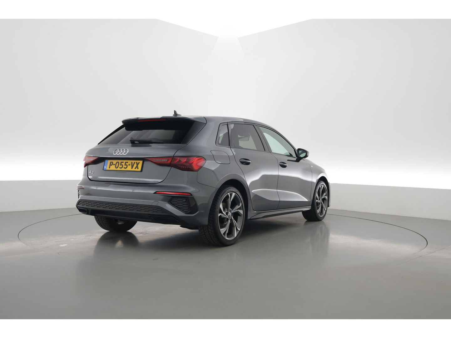 Audi A3 Sportback 35 TFSI S edition | Digi. Cockpit | Stoelverw. | Cruise ctrl | PDC | Nav + CarPlay | 18'' |