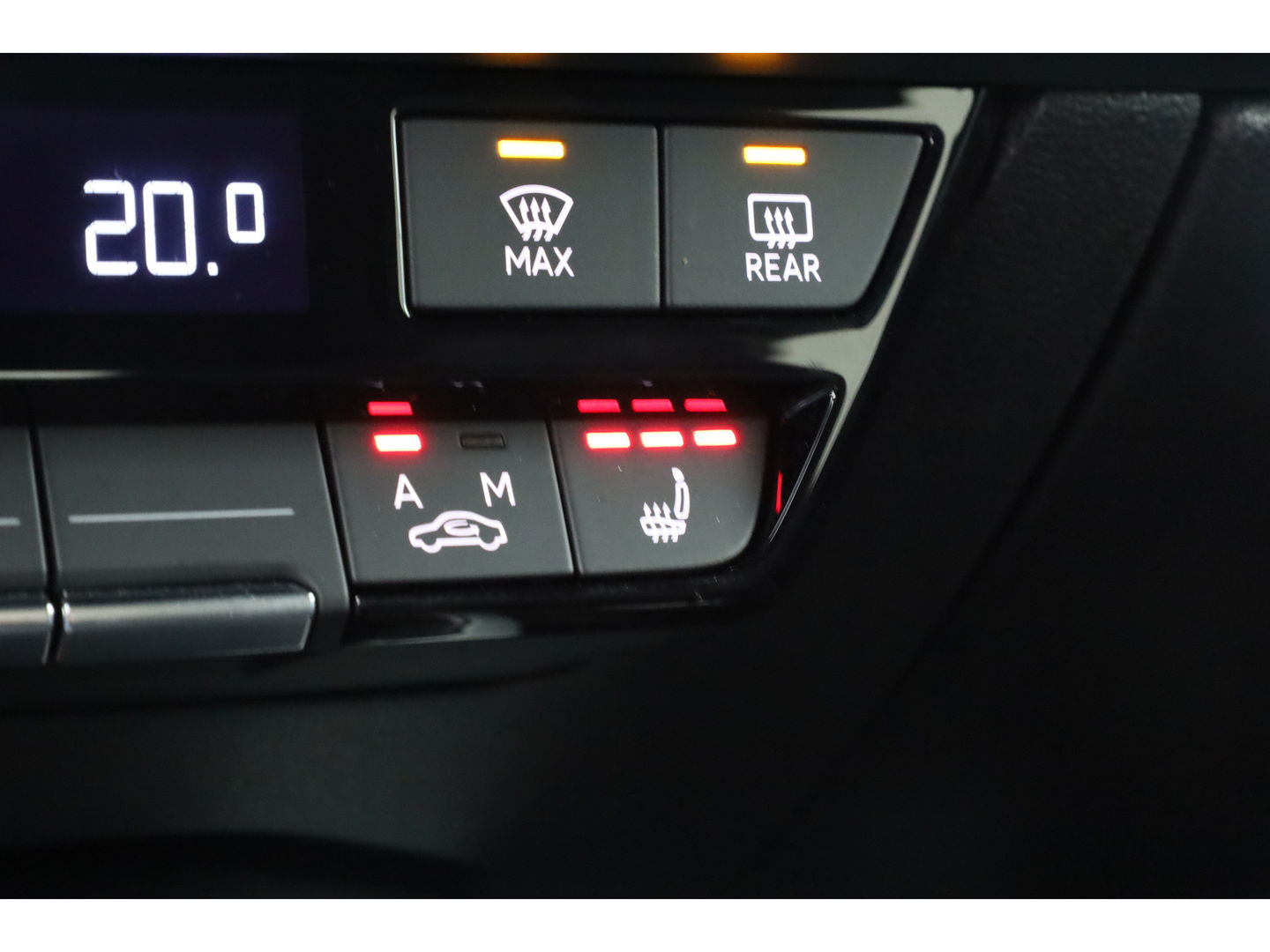 Audi A3 Sportback 35 TFSI S edition | Digi. Cockpit | Stoelverw. | Cruise ctrl | PDC | Nav + CarPlay | 18'' |