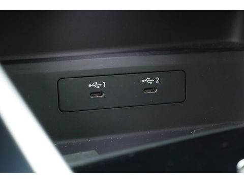 Audi A3 Sportback 35 TFSI S edition | Digi. Cockpit | Stoelverw. | Cruise ctrl | PDC | Nav + CarPlay | 18'' |